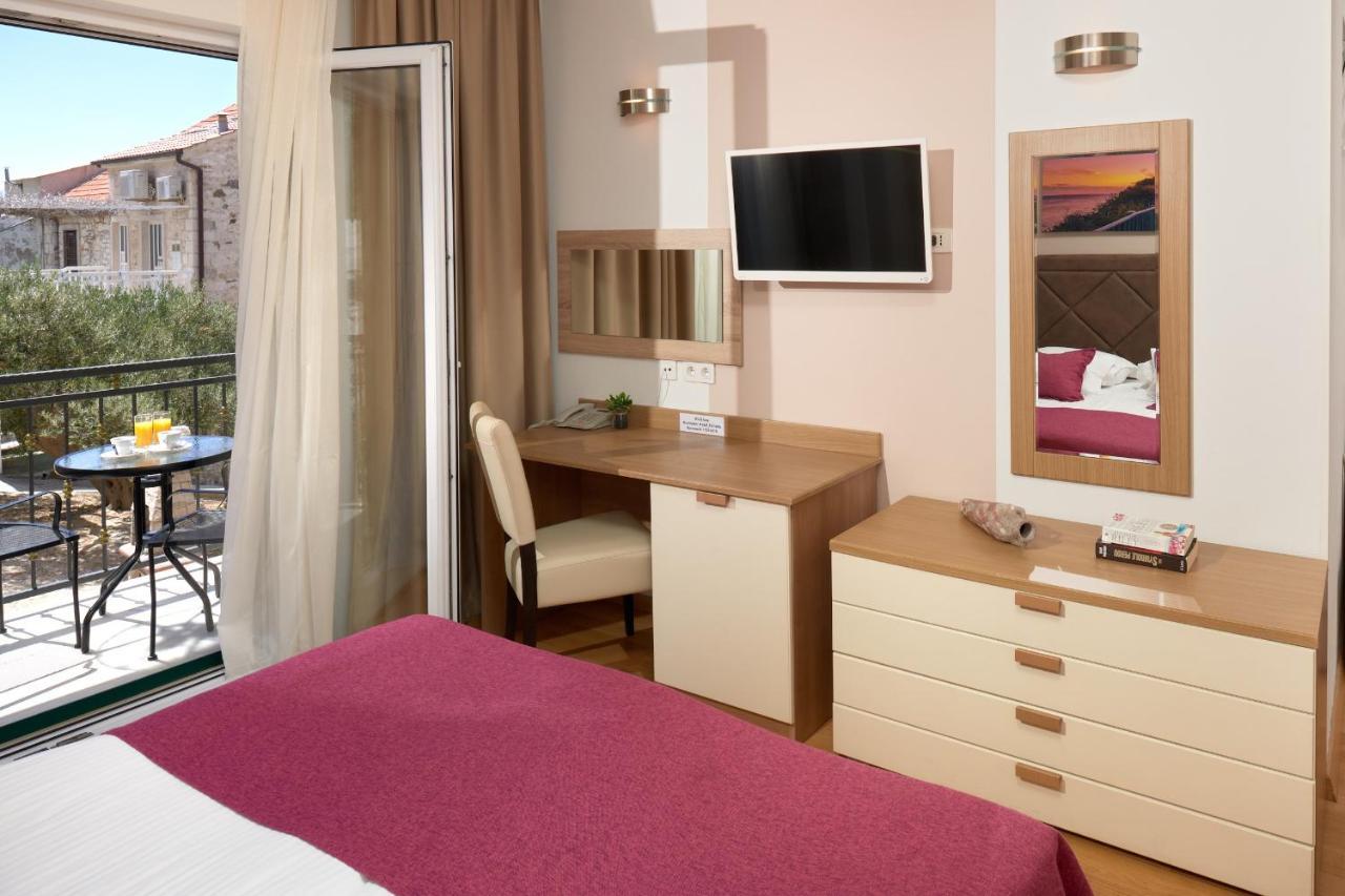 מילנה Hotel Fortuna מראה חיצוני תמונה