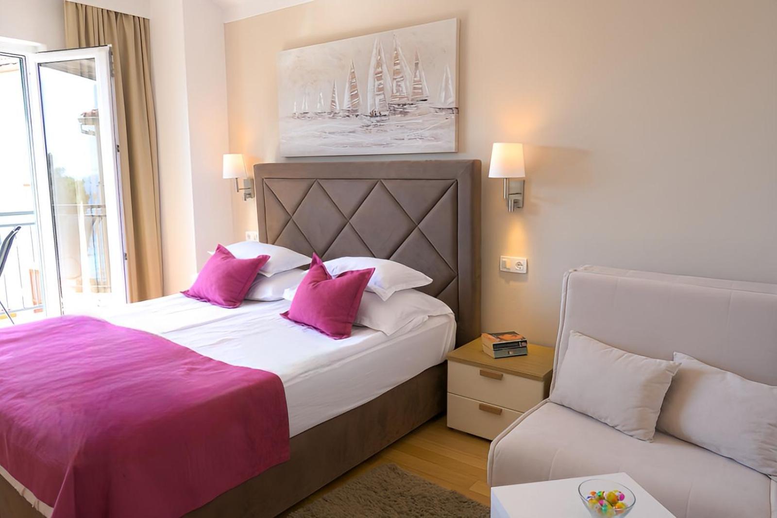 מילנה Hotel Fortuna מראה חיצוני תמונה