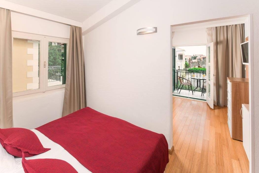 מילנה Hotel Fortuna מראה חיצוני תמונה