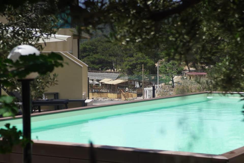 מילנה Hotel Fortuna מראה חיצוני תמונה